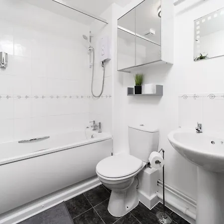 Charming 2Br Ground Floor Flat In Sholing, 11 Mins From City Centre - Recently Set Up With Love Southampton Exterior photo