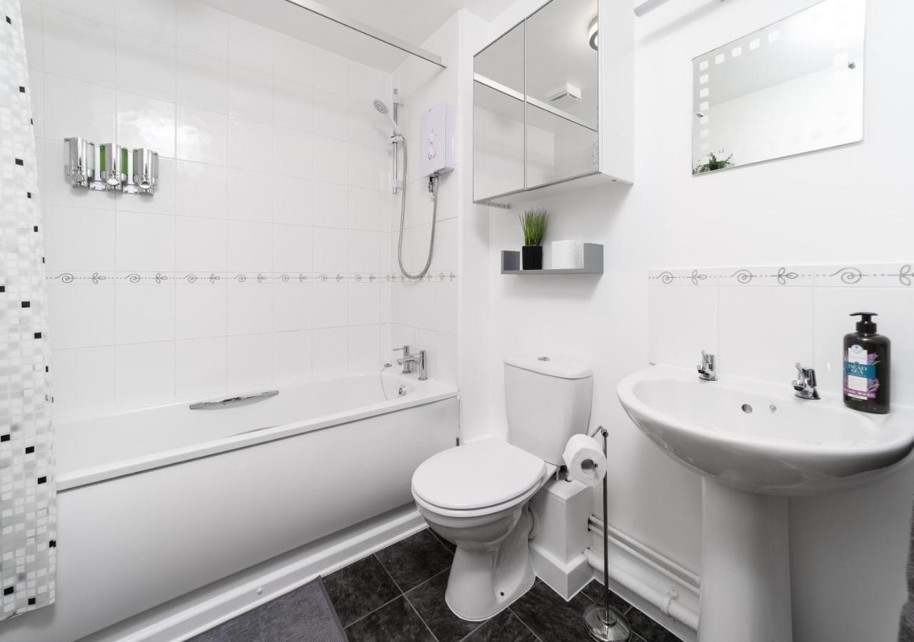 Апартаменты Charming 2br Ground Floor Flat In Sholing, 11 Mins From Centre - Recently Set Up With Саутгемптон
