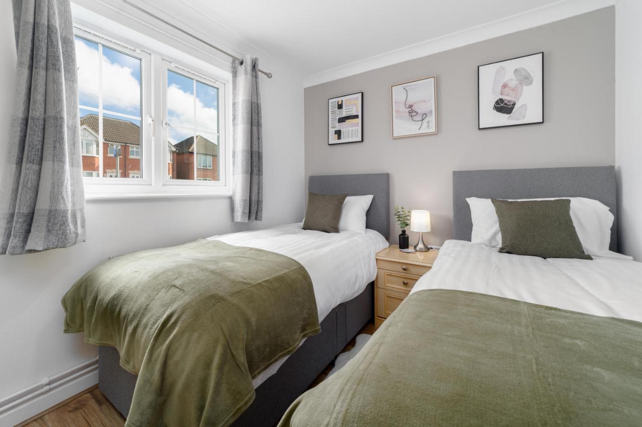 Charming 2br Ground Floor Flat In Sholing, 11 Mins From Centre - Recently Set Up With Апартаменты *