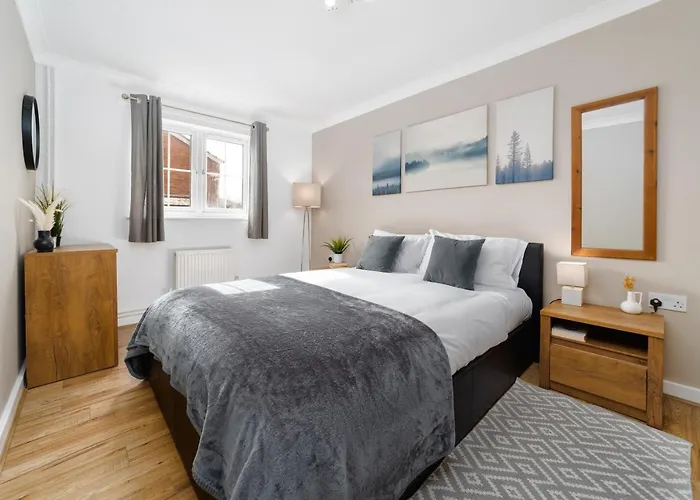 Charming 2Br Ground Floor Flat In Sholing, 11 Mins From City Centre - Recently Set Up With Love