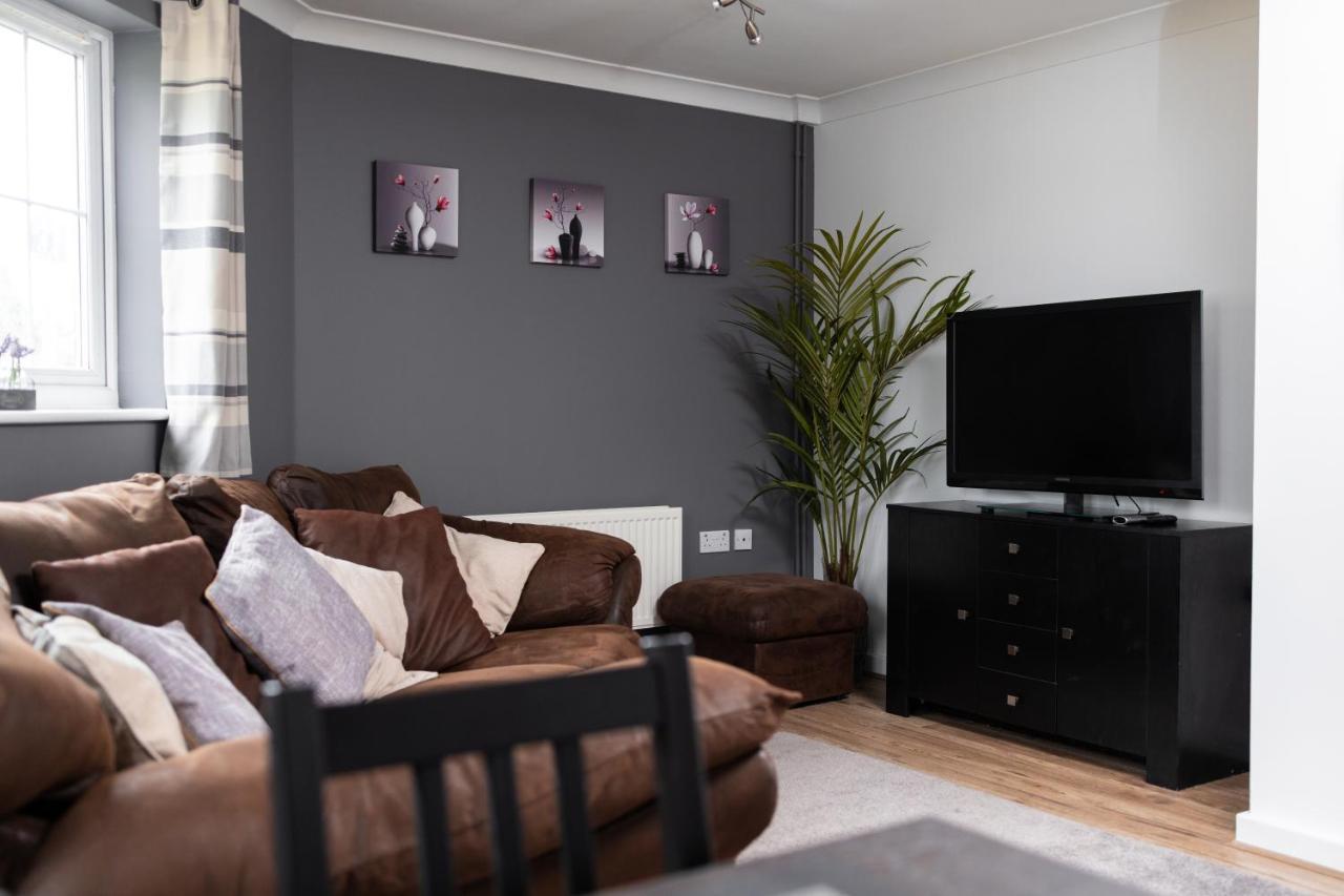 Charming 2br Ground Floor Flat In Sholing, 11 Mins From Centre - Recently Set Up With Apartment