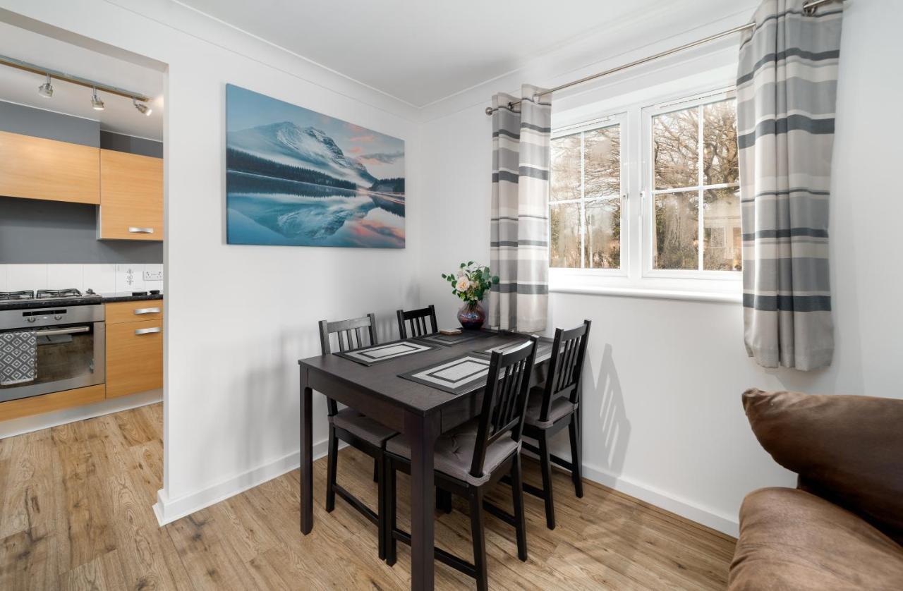Charming 2br Ground Floor Flat In Sholing, 11 Mins From Centre - Recently Set Up With Apartment *